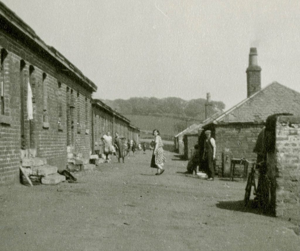 Croy Row, 1933